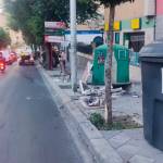 Daños en el mobiliario urbano producidos por el accidente. 