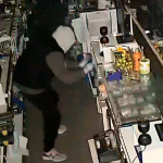 Imagen de uno de los detenidos durante uno de los robos en un establecimiento. / Guardia Civil.