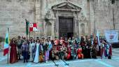 La Asociación de Moros y Cristianos de Montejícar, frente a la Iglesia de la Inmaculada Concepción. / Álex Gómez / Diario JAÉN.