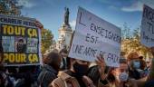 PARÍS. Manifestación en homenaje al profesor de Historia decapitado en un atentado islamista.