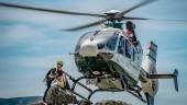 Helicóptero que acudió a la zona donde una escaladora cayó a una altura de 200 metros. / 112 Andalucía.