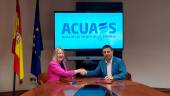 La presidente de Acuaes, María Rosa Cobo, y el presidente de la Diputación Provincial de Jaén, Francisco Reyes.