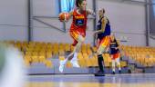 CAPITAna. Laia Palau realiza un salto con el balón en un entrenamiento.