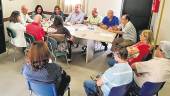 ENCUENTRO. Las concejalas Auxiliadora del Olmo y Myriam Martínez con miembros de AgrúpaT. 