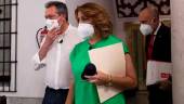 Juan Espadas, Susana Díaz y Luis Ángel Hierro, antes del iniciar el debate del pasado martes.