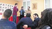 POLÍTICA. Lozano, Berja y Serrano, durante el acto de las Juventudes Socialistas, en la Casa del Pueblo.