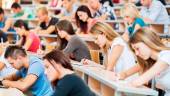 Estudiantes toman apuntes. / educoWay vía Europa Press.