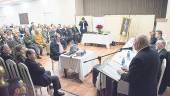 REUNIÓN. Foto de familia de los asisitentes a la convivencia navideña del colectivo.