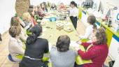 COCINA. Asistentes al taller de cocina navideña impulsado por “Olivar y Aceite”.