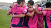 VICTORIA. Los jugadores del Linares Deportivo celebran uno de los goles del equipo contra el CD El Ejido 2012.