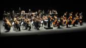 La Orquesta Filarmónica de Málaga al completo, sobre el escenario del Teatro Infanta Leonor. / F. Gaitán / Diario JAÉN.