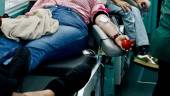 Malagueños donando sangre en previsión de las necesidades surgidas tras el grave accidente ferroviario de Adamuz, a 19 de enero. / Álex Zea / Europa Press.