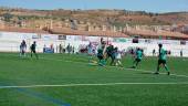 VICTORIA. Juanca regatea a varios rivales en el prtido de jornada cuatro en el Municipal Las Viñas contra el CD Huétor Vega.