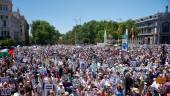 Cientos de personas durante una manifestación por la sanidad pública. / Fernando Sánchez / Europa Press.