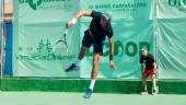 FINALISTA. El colombiano Eduardo Struvay, dutante su encuentro de semifinales ante Yannick Mertens, a quien derrotó en dos sets.