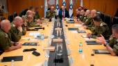 El ministro de Defensa israelí, Israel Katz, reunido con altos mandos militares. 