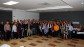 CELEBRACIÓN. Foto de familia de los compañeros de la empresa “Vialterra”, que se dieron cita en la comida de Navidad, celebrada en el Hotel HO, de Jaén.