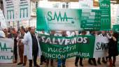Médicos andaluces frente a la Delegación de Salud de la Junta de Andalucía en Málaga. / Alex Zea / Europa Press. 