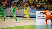 Taborda chuta en el partido contra el Betis Futsal del Olivo Arena. / Jaén FS.