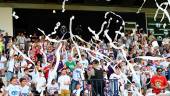 Afición del Real Jaén al inicio de partido frente al Torre del Mar en La Victoria. / Juande Ortiz / Diario JAÉN. 