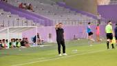 Fajardo da instrucciones en La Victoria en el partido ante el Ejido de pretemporada. / Juande Ortiz / Diario JAÉN.
