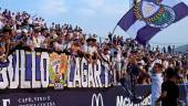 Los jugadores celebran con la grada el pase a la fase final del playoff a segunda RFEF. / Juande Ortiz / Diario JAÉN. 