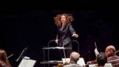 EN ACCIÓN. Lucía Marín, directora de orquesta, triunfa por todos los escenarios que pisa.