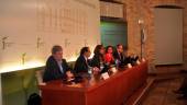 CONFERENCIA. Jaime Moles, José María Capitán, Adela Fernández, Gema Parra y Gerardo Pérez.