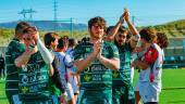 ÉXITO. Los jugadores del Jaén Rugby celebran el triunfo obtenido.