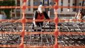 Operarios de la construcción trabajando en unas obras. Archivo. / Álex Zea / Europa Press.