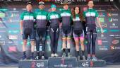 PODIO. Los tres primeros clasificados de la categoría masculina y femenina.