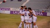 FELICIDAD. Los jugadores del Real Jaén celebran el primer gol marcado ante el Atlético Malagueño.