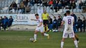 IMPORTANCIA. El goleador Juanca realiza una jugada de ataque del Real Jaén ante Levante en la Copa del Rey.