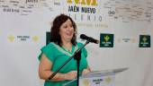 Rocío Beltrán, alcaldesa de Rus, mientras se dirige a los asistentes en la nueva edición de Diálogos “Jaén Nuevo Milenio”. / Jason Moyano / Diario JAÉN.