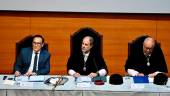 José Carlos Gómez Villamandos, Nicolás Ruiz y Manuel Torralbo, rector de la Universidad de Córdoba, en la apertura del curso de la UJA. / Juan de Dios Ortiz / Europa Press.