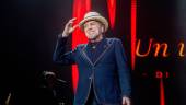 El cantautor Joaquín Sabina durante un concierto en el Movistar Arena. / Europa Press.