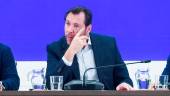 El ministro de Transportes y Movilidad Sostenible, Óscar Puente, en la rueda de prensa de ayer, en Madrid. / Gustavo Valiente / Europa Press.