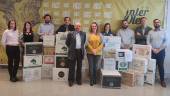 Donación de los 754 litros de aceite de oliva virgen extra a la Fundación Banco de Alimentos de Jaén.