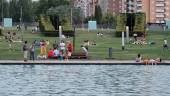 Los jiennenses disfrutan de la época estival en el parque de El Bulevar. Archivo. / Jason Moyano / Diario JAÉN. 