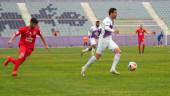 Montiel avanza con el balón en el partido disputado ante el Torreperogil.