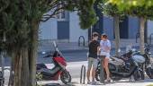 Dos jóvenes se refrescan en una fuente de la capital. / Diario JAÉN. 