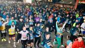 Imagen de archivo de la salida de la 42 Carrera Urbana Internacional Noche de San Antón. / Juande Ortiz / Diario JAÉN.