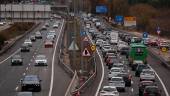 Fotro de un atasco en la carretera A3. / Alejandro Martínez Vélez / Europa Press.