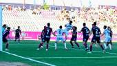 Una jugada del partido de la primera vuelta entre el Real Jaén y el CD Extremadura, que terminó con resultado de 0-1 para los extremeños. / Juande Ortiz.