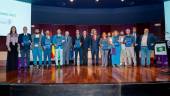 Grupo de alcaldes de los municipios premiados, junto al vicerrector de Transformación Digital de la UCO, Sebastián Ventura, del consejero de Universidad, Investigación e Innovación de la Junta de Andalucía, José Carlos Gómez Villamandos y representantes de Coiiaoc.