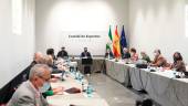 RELEVANTE. Reunión del Comité de Expertos de la covid-19 presidido por el máximo mandatorio de la Junta de Andalucía, Juanma Moreno. 
