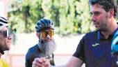 saludo. Alejandro Valverde, vigente campeón de España, se saluda con Pascual Monparler.