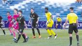 CAMPEONES. El portero titular del Linares, Razak, de amarillo, en un partido de la presente temporada. 