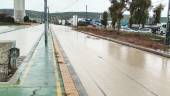 INUNDACIÓN. Foto de las anegaciones producidas por la lluvia en la estación de tren Mengíbar-Artichuela, que provocó el corte de comunicaciones con Madrid y la provincia de Cádiz.