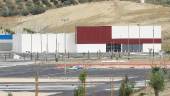 ESPERA. Lugar en el que se construye el futuro Centro Comercial Jaén Plaza, con el edificio de Decathlon al fondo.